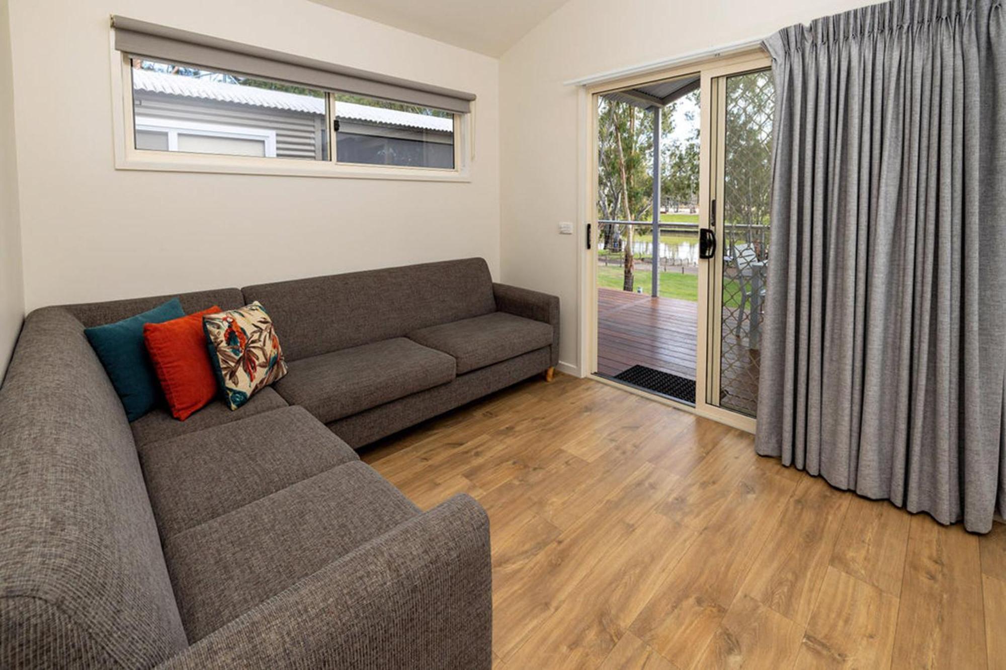 Big4 Deniliquin Holiday Park الغرفة الصورة